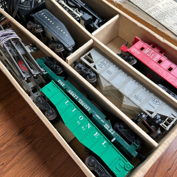 Vintage 1960s Lionel Electric Train Set - Picture 5 of 7